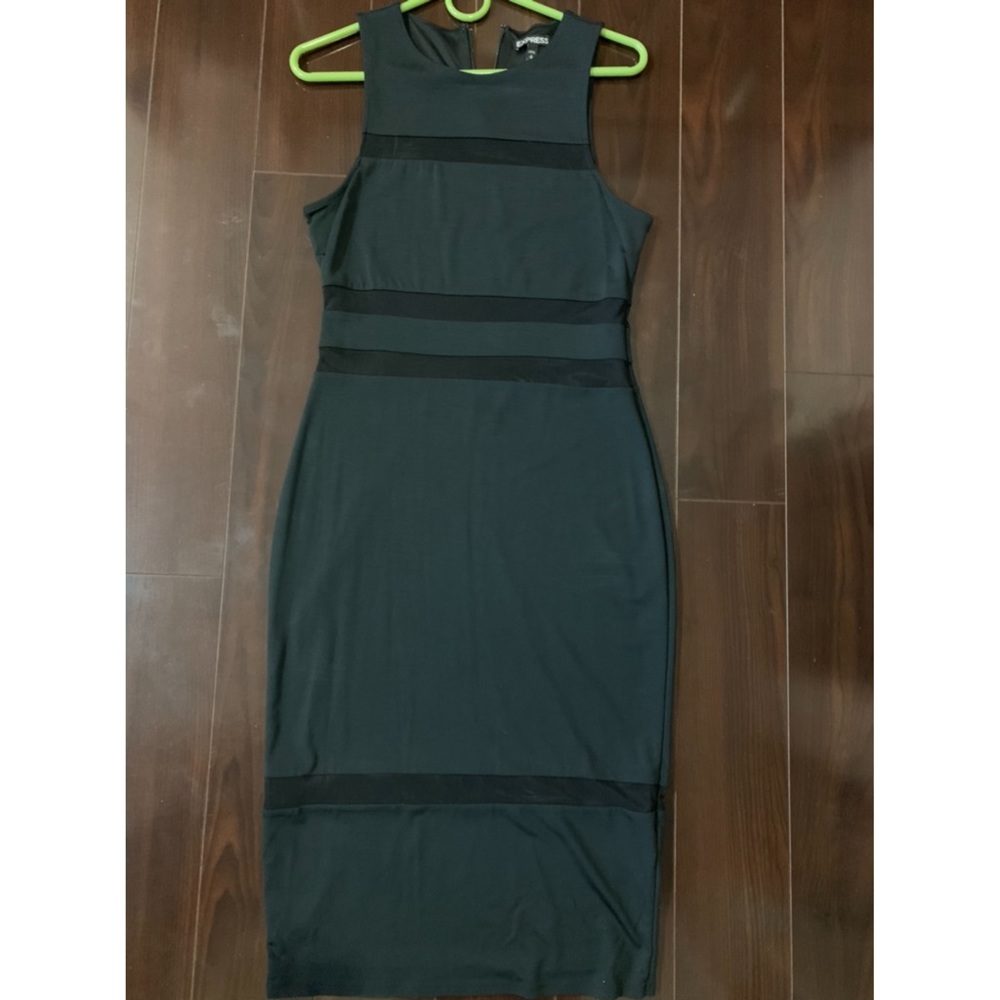 Black dress - Picture 3 of 3